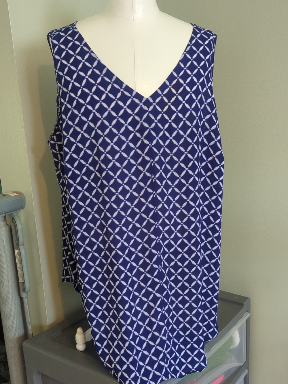 Worthington Navy and White Lattice V-Neck Tank